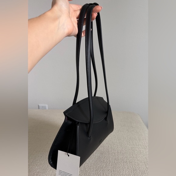 Elegant Black Shoulder Bag - Picture 4 of 6